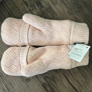 Lululemon Chevron Knit Mitten